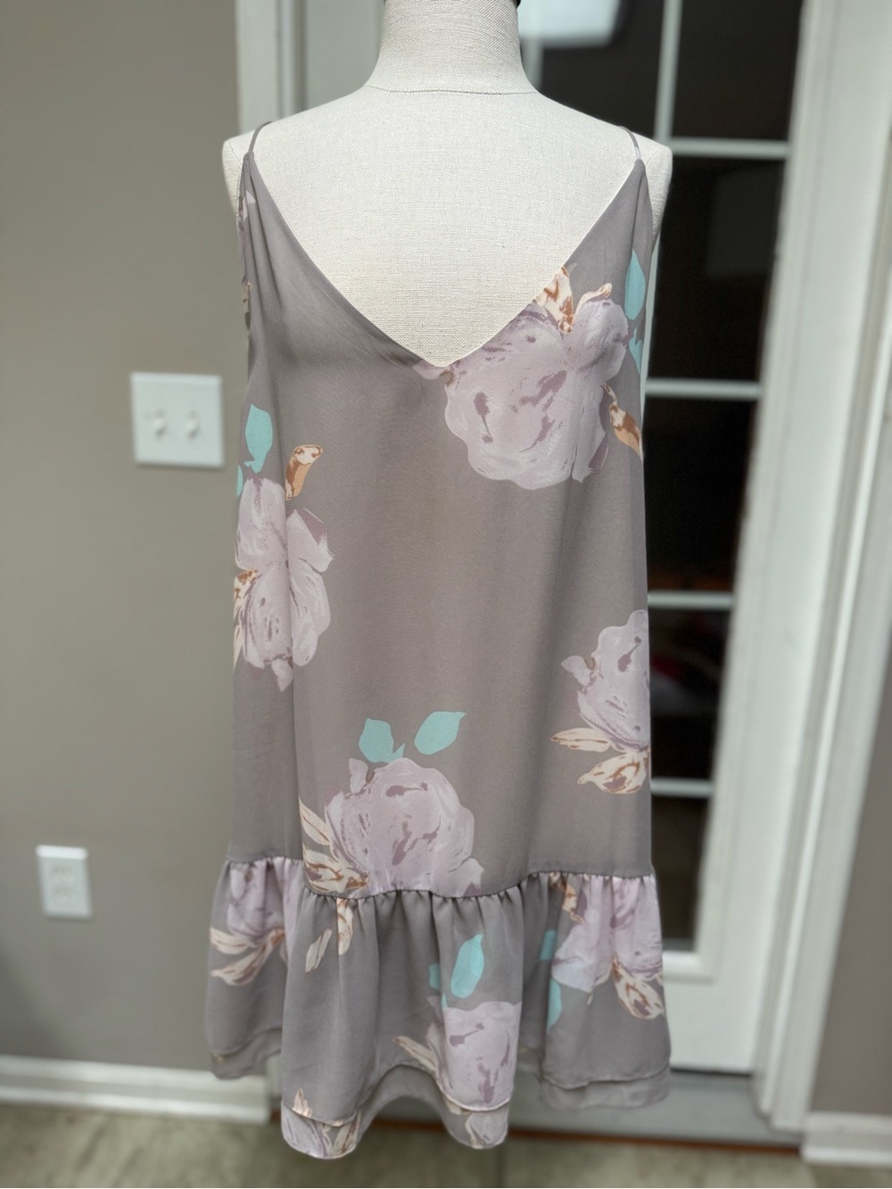 Like Mynded Taupe Floral Ruffle Mini Dress Sleeveless V Neck Lined Size M